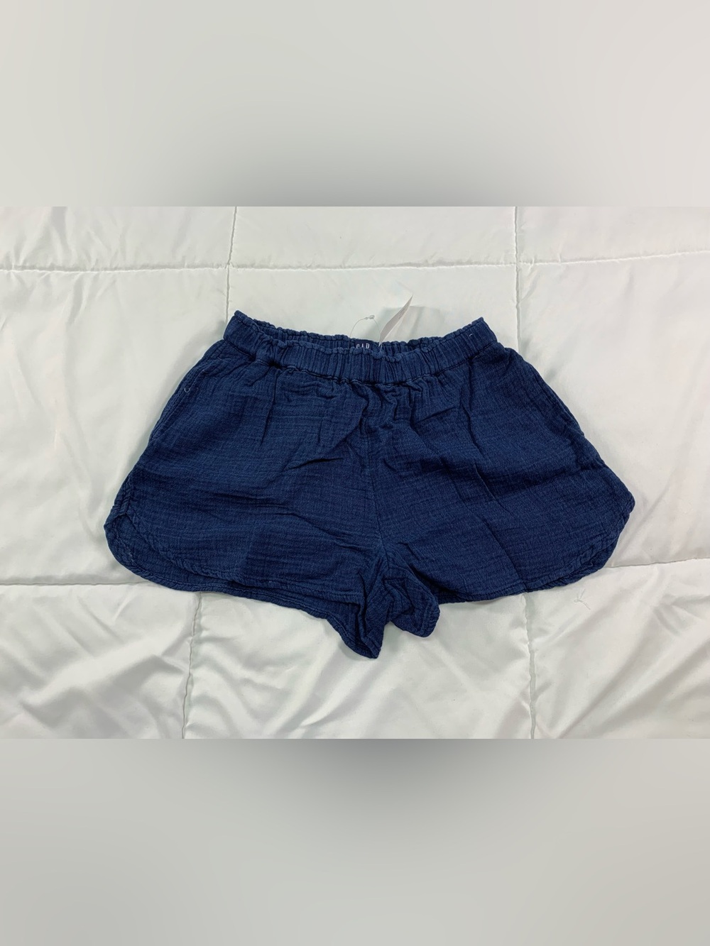 New gap shorts size 10 L